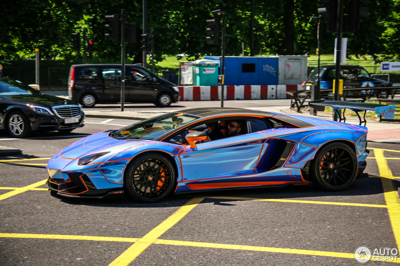 Gespot: Libertywalk Lamborghini Aventador SV in London