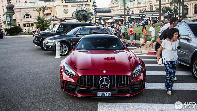 Prachtig geconfigureerde Mercedes-AMG GT R schittert in Monaco