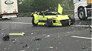 罕见 Donkervoort D8 GTO 撞上护栏