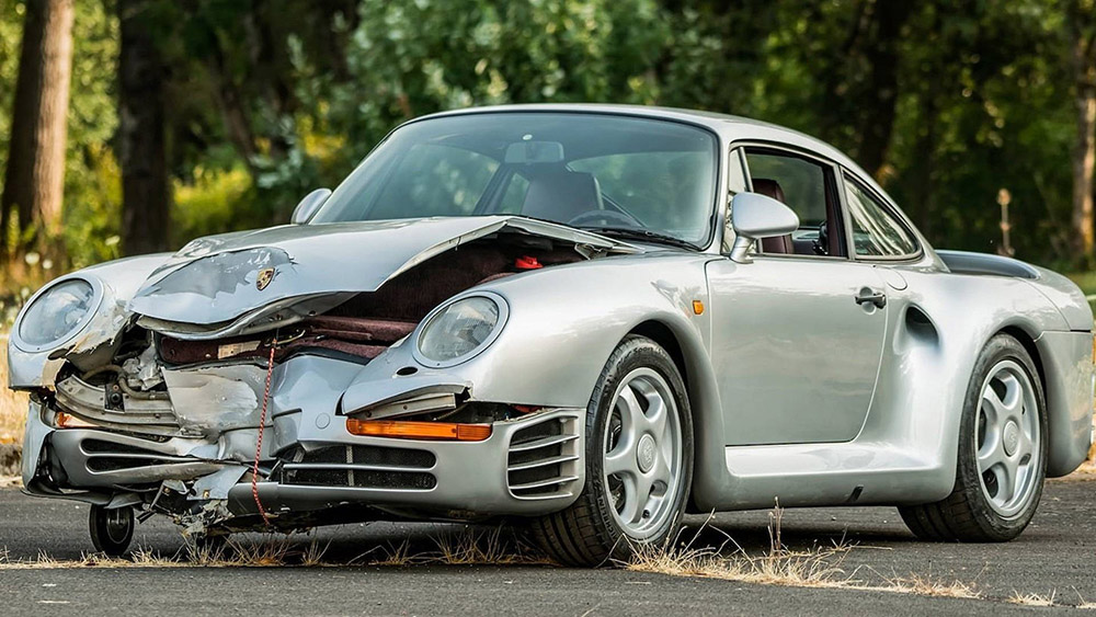 Koop deze gehavende Porsche 959 in Monterey