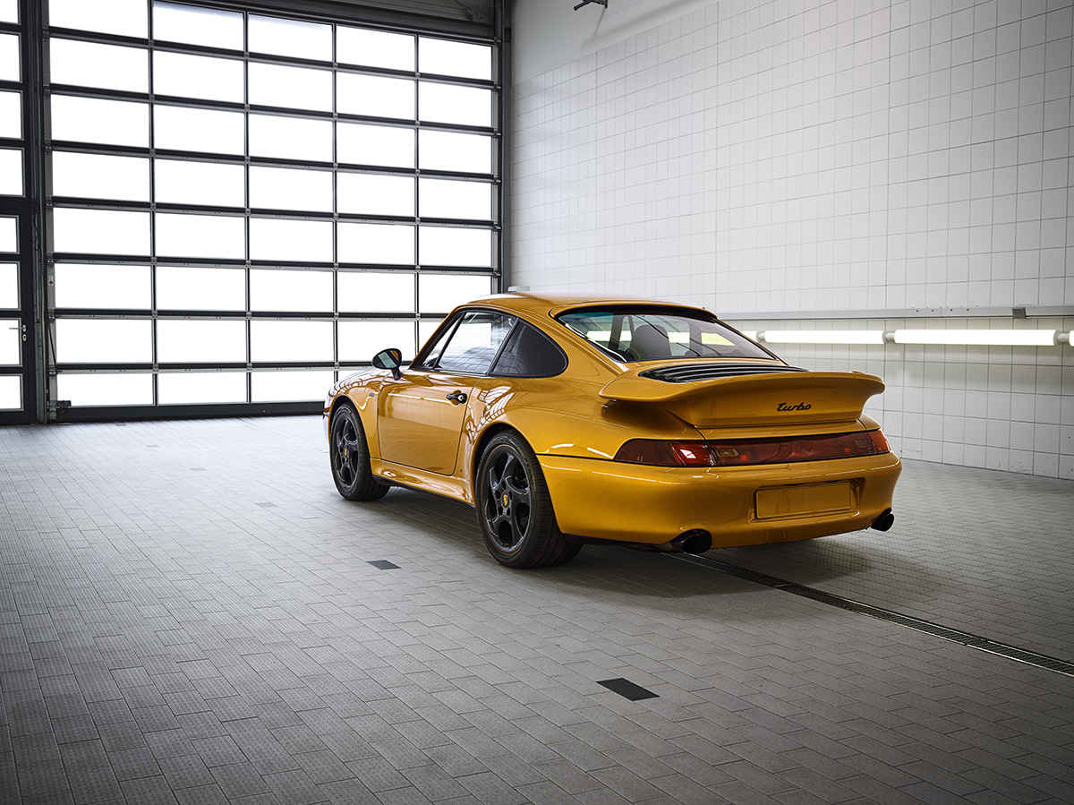 Porsche Classic bouwt klassieke 993 Turbo met nieuwe onderdelen