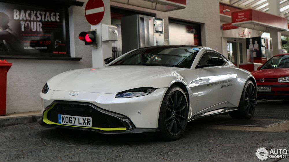 Aston Martin V8 Vantage slijt zijn dagen bij de Ring
