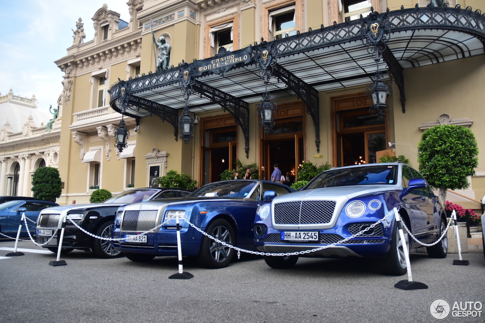 Combo: Blauw domineert het casinoplein in Monaco!