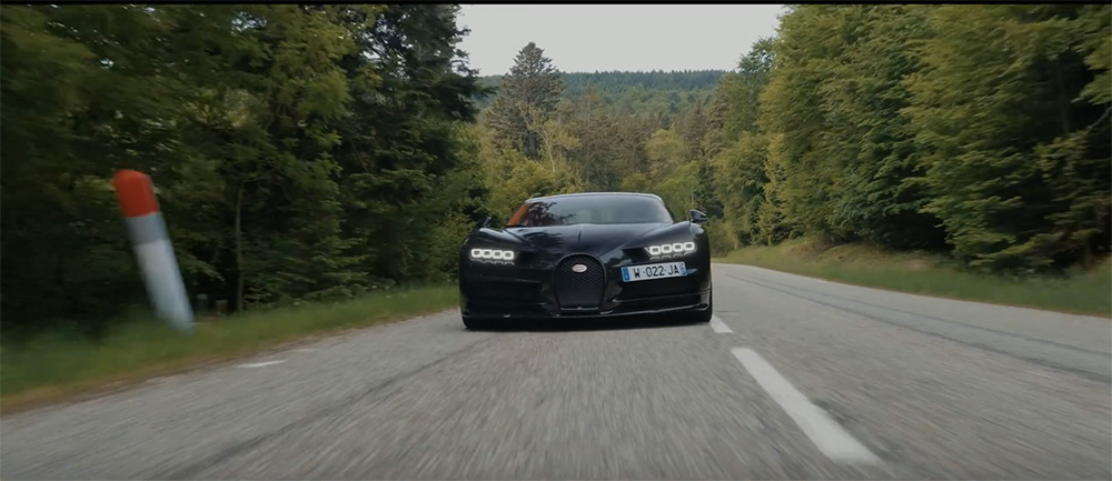 Filmpje: hoe een Bugatti Chiron echt gereden moet worden
