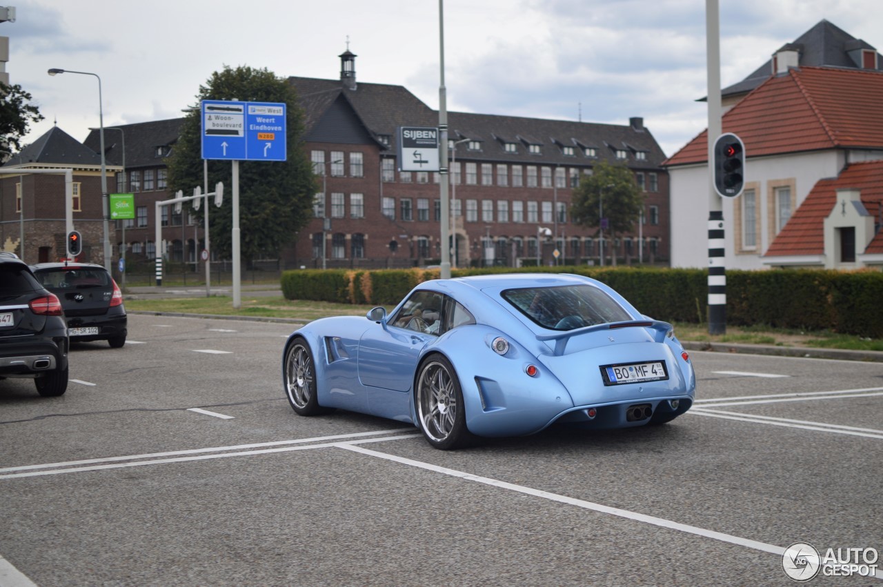 Babyblauwe Wiesmann GT MF5 blijft begeerlijk