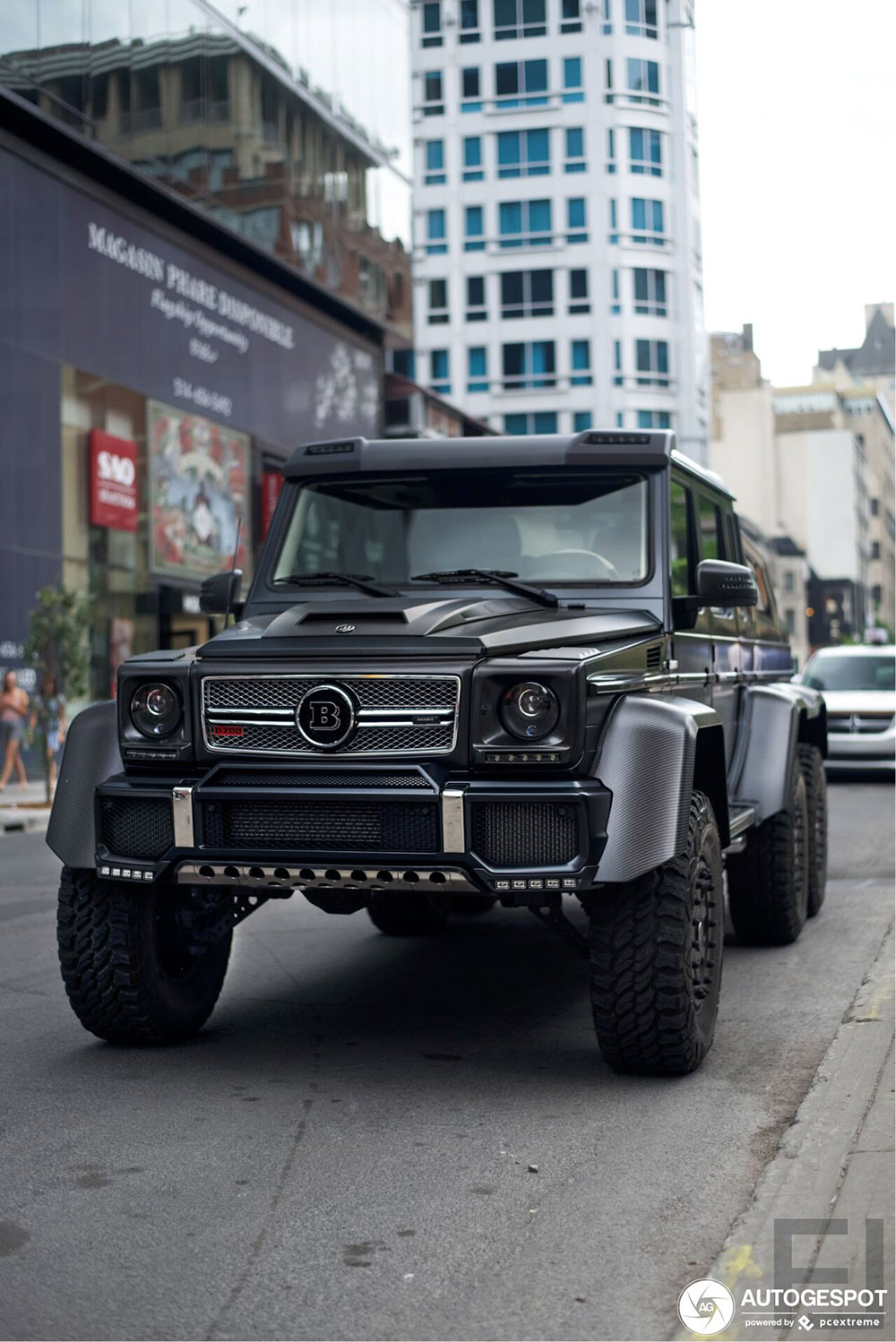 Brabus B63S 700 6x6 blijft imponeren