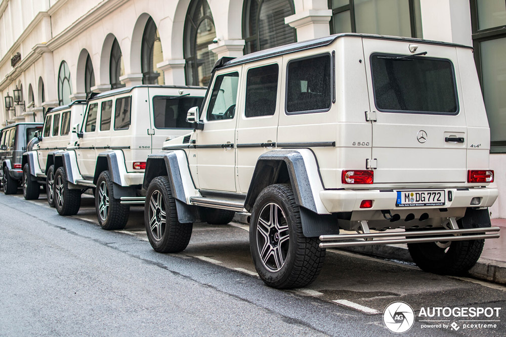 Niet 1, 2, maar 3 Mercedes-Benz G 500 4x4 op een rij