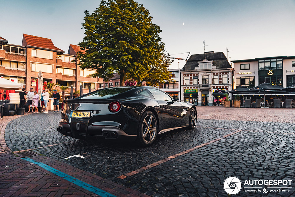 Spot van de dag: Ferrari F12berlinetta