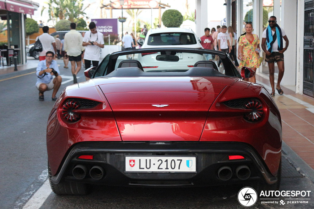 Aston Martin Vanquish Volante Zagato staat nonchalant in Marbella