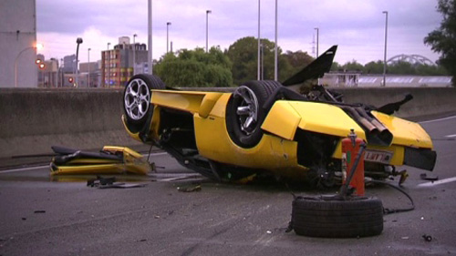 Lamborghini crasht op volle snelheid in Antwerpen