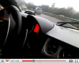Filmpje: eigenaar raakt controle Alfa Romeo 8C Competizione bijna kwijt