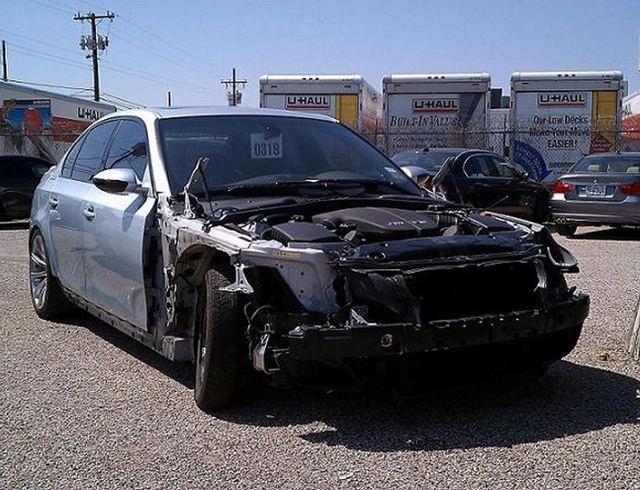 Automonteur crasht met BMW M5 van een klant