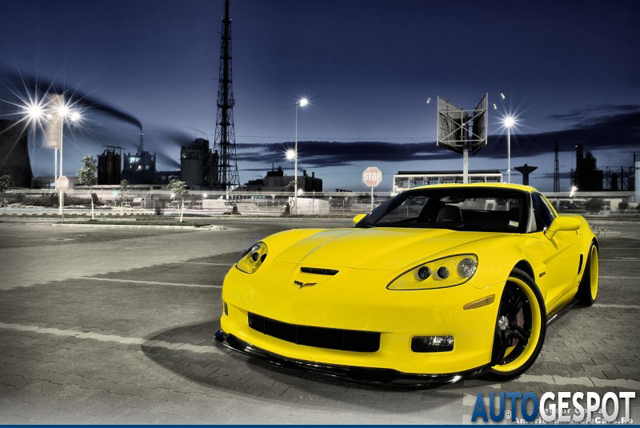 Gespot: Corvette C6 Z06 in nachtelijke setting
