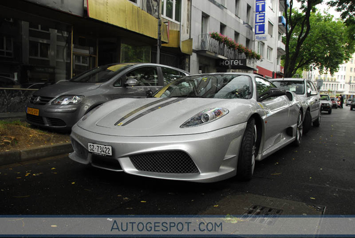 Alle kleuren van de regenboog: Ferrari 430 Scuderia