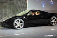 Onthulling Ferrari 458 Spider in Maranello