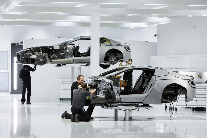 Binnenkort op National Geographic: Aston Martin One-77 in Megafactories