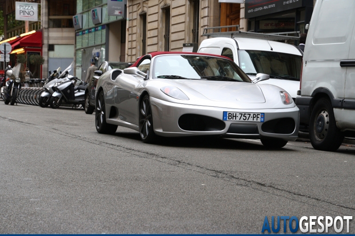 Gespot: Ferrari F430 Spider replica