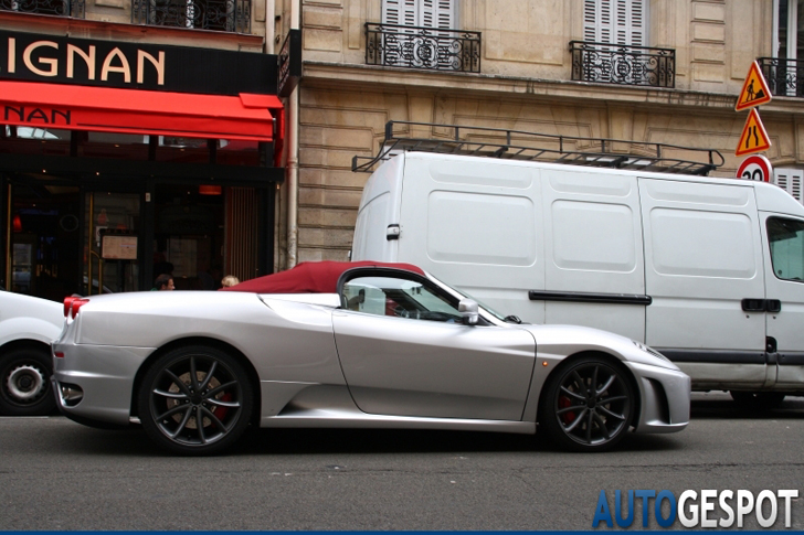 Gespot: Ferrari F430 Spider replica