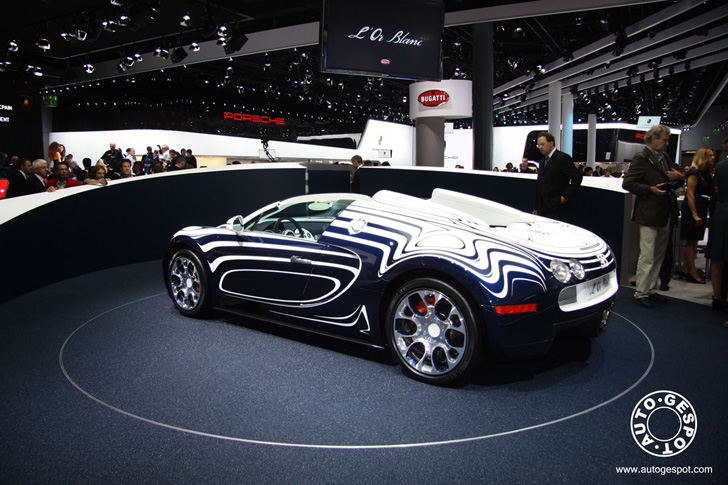 IAA 2011: Bugatti Veyron 16.4 L'or Blanc