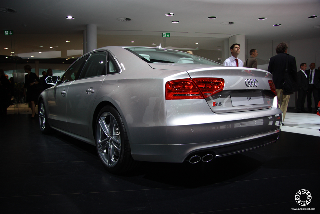 IAA 2011: Audi S8