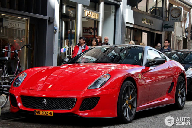 Spot van de dag: shoppen met Ferrari 599 GTO