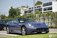 Special colour spotted on a Ferrari California: purple! 