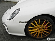 Porsche 997 Carrera S with some very special wheels