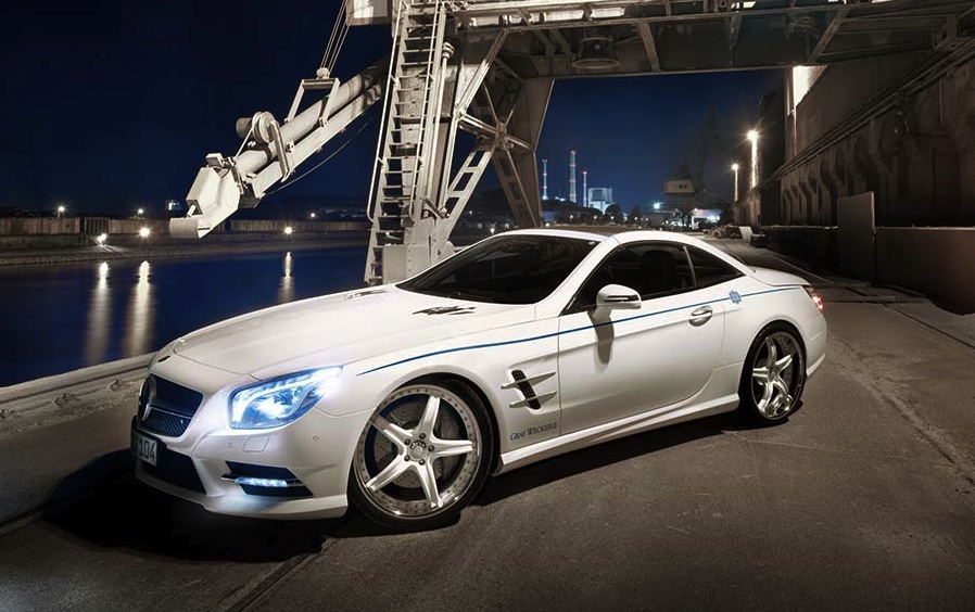 Graf Weckerle Mercedes-Benz SL-Klasse past prima in de yachthaven