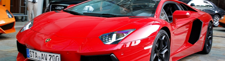 Autogespot welcomes the first Rosso colored Aventador