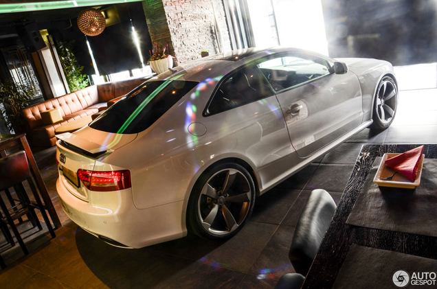 Reportage: Audi RS5 van Ricky Rivaro