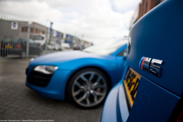 Photoshoot : une BMW M5 E60 et une Audi R8 V10 bleues