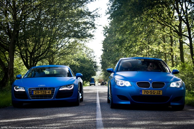 Photoshoot : une BMW M5 E60 et une Audi R8 V10 bleues