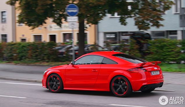 Rode gifkikker: Audi TT-RS Plus