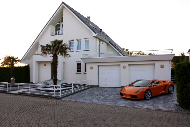 Te koop! Villa Lamborghini!