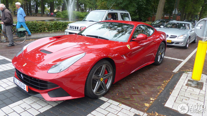 Spot van de dag: Ferrari F12berlinetta in Laren