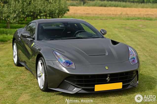 Spot van de dag: Ferrari F12berlinetta