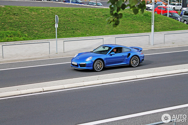 Actieve spoiler zichtbaar op Porsche 991 Turbo S