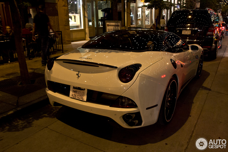 Stoere Ferrari California gespot in Denver 