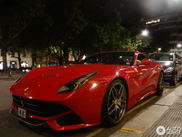 Ferrari F12berlinetta na Project Kahn felnama