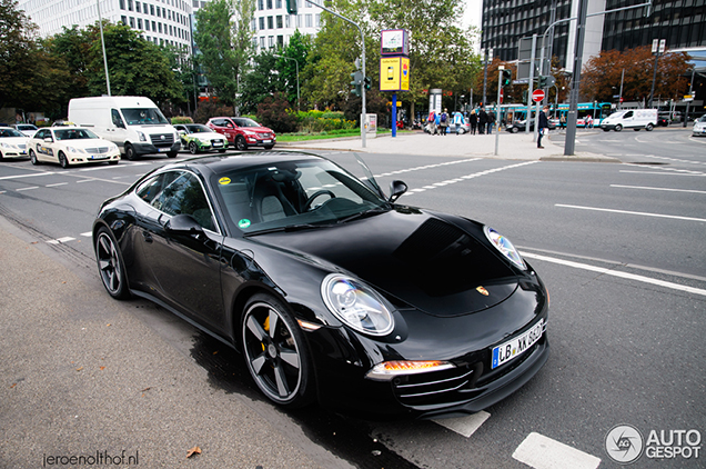 De eerste Porsche 991 50th Anniversary Edition is gespot!