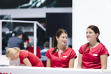 IAA 2013: Devojke, devojke i samo devojke