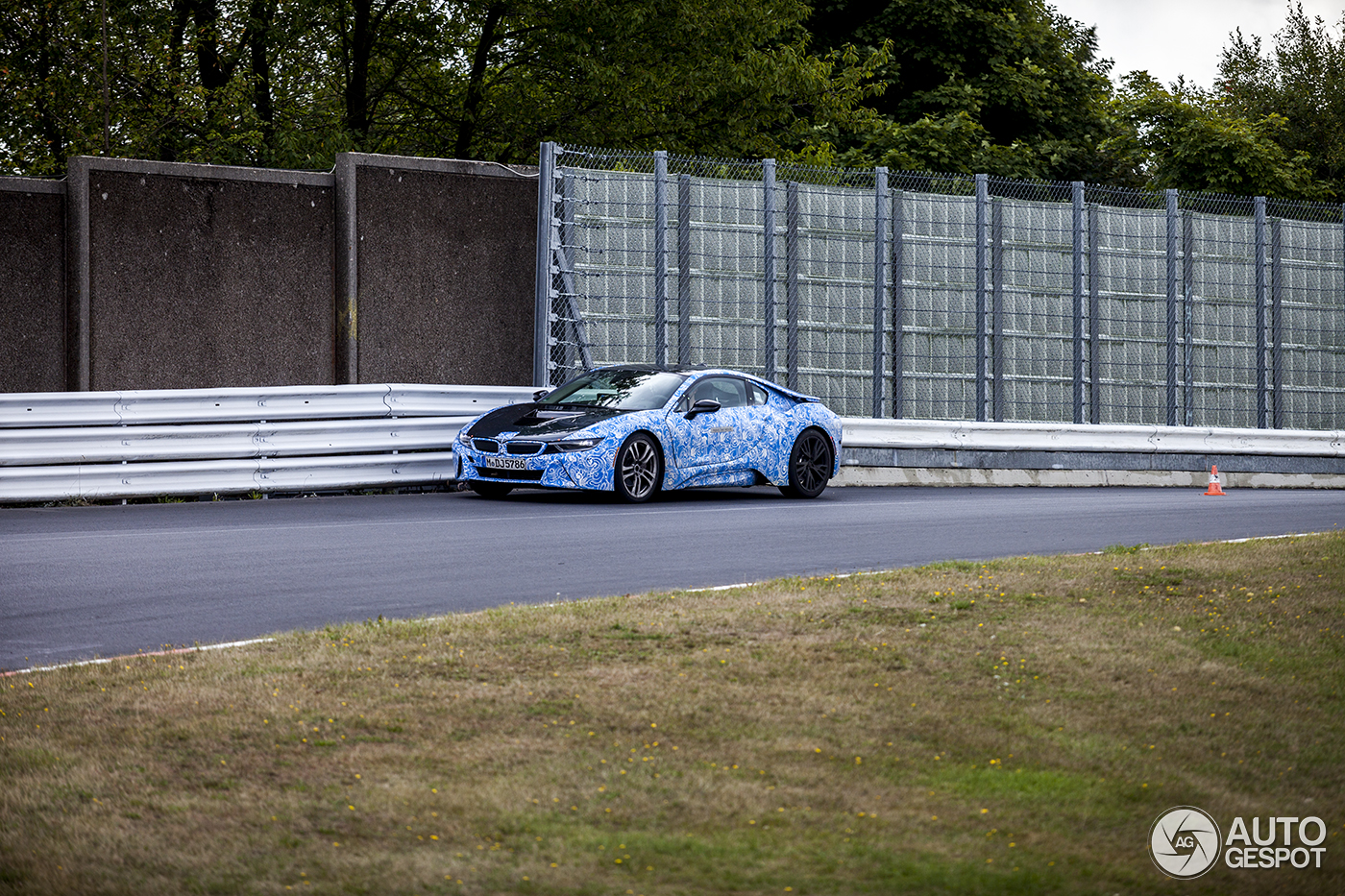 BMW test nog steeds met i8!