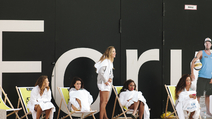 IAA 2013: de beursbabes deel twee!