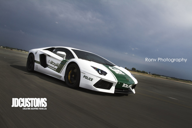 Lamborghini Aventador LP700-4 Dubai police klaar voor The Challenge!