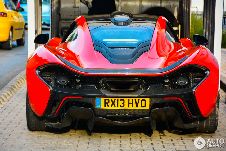 Feest in Woking! 375 exemplaren Mclaren P1 verkocht