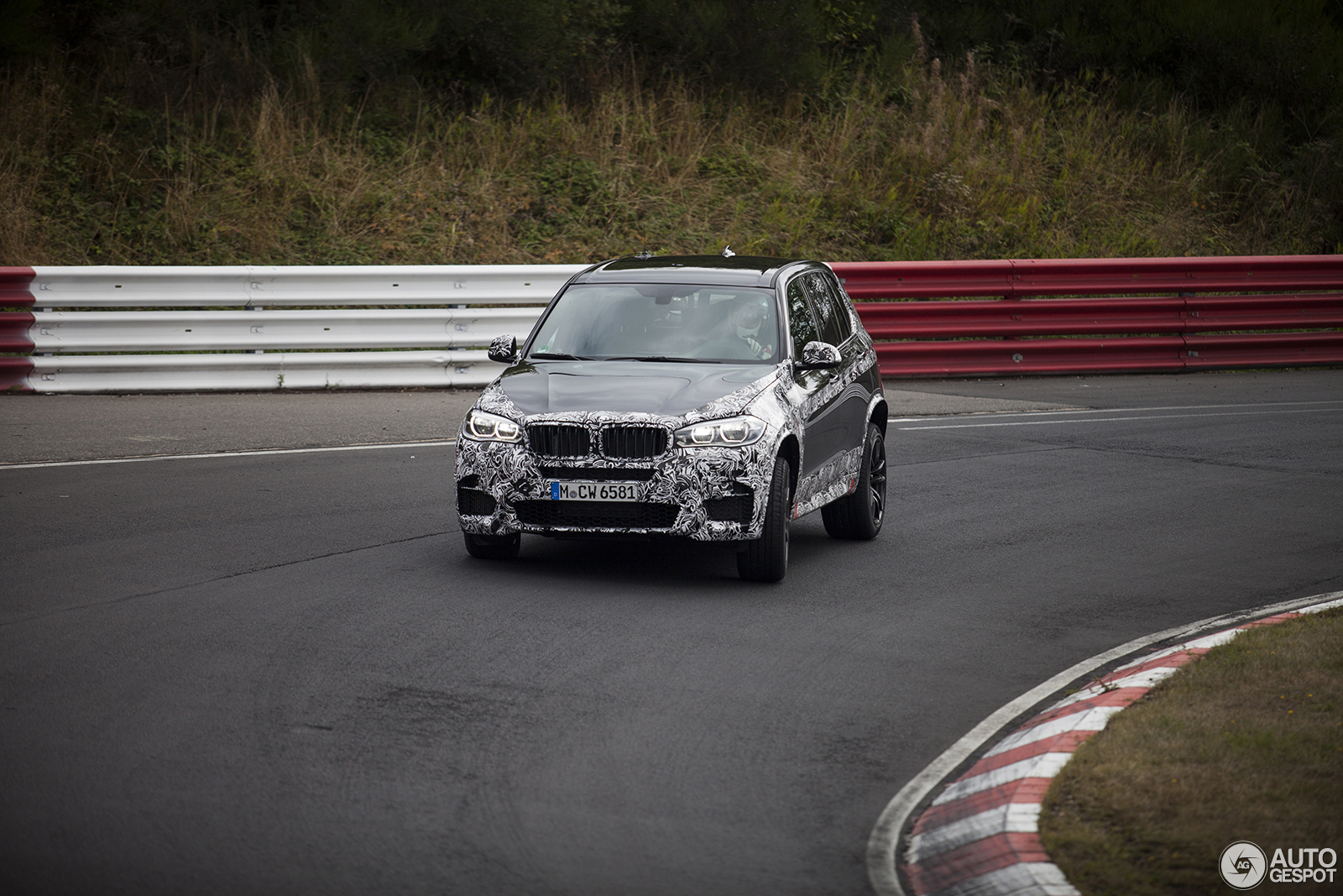 BMW X5 M draait zijn rondjes op de Nürburgring