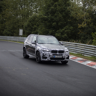 BMW X5 M draait zijn rondjes op de Nürburgring