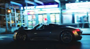 影片: V8 超跑全电力安安静静地驶过曼哈顿