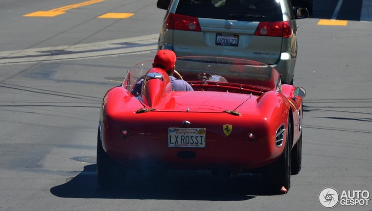 Rijdt hier een echte Ferrari 196 S Dino Fantuzzi Spyder?