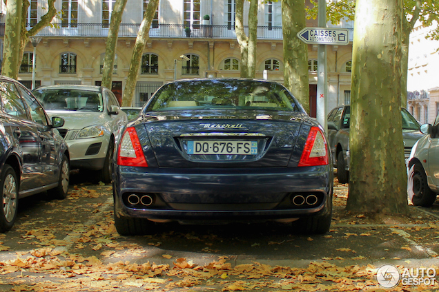 Maserati Quattroporte heeft vier deuren in herfstig Bordeaux
